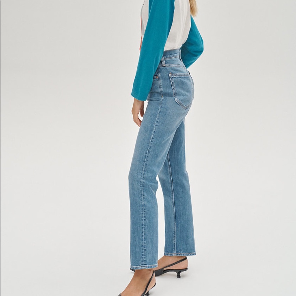 NWOT Aritzia Arlo straight jeans. Size 26